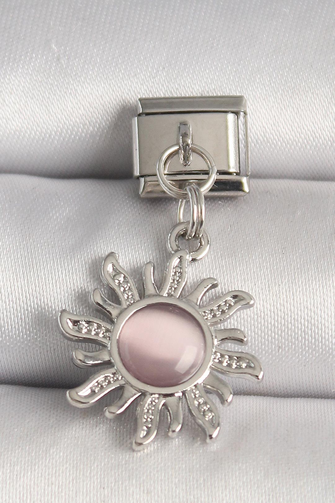 Gümüş Renk Pembe Mineli Güneş Model Nomination Charm