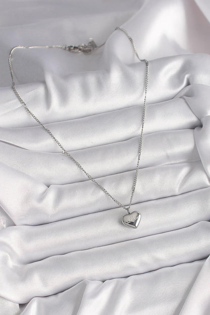 Love İşleme Kalp Figür Kadın Kolye