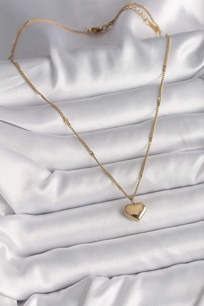 Love İşlemeli Kalp Figür Kadın Kolye
