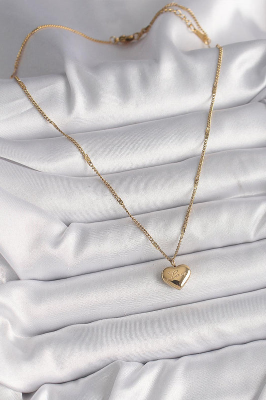 Love İşlemeli Kalp Figür Kadın Kolye