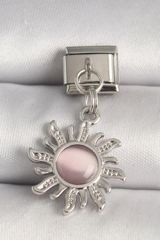 Gümüş Renk Pembe Mineli Güneş Model Nomination Charm
