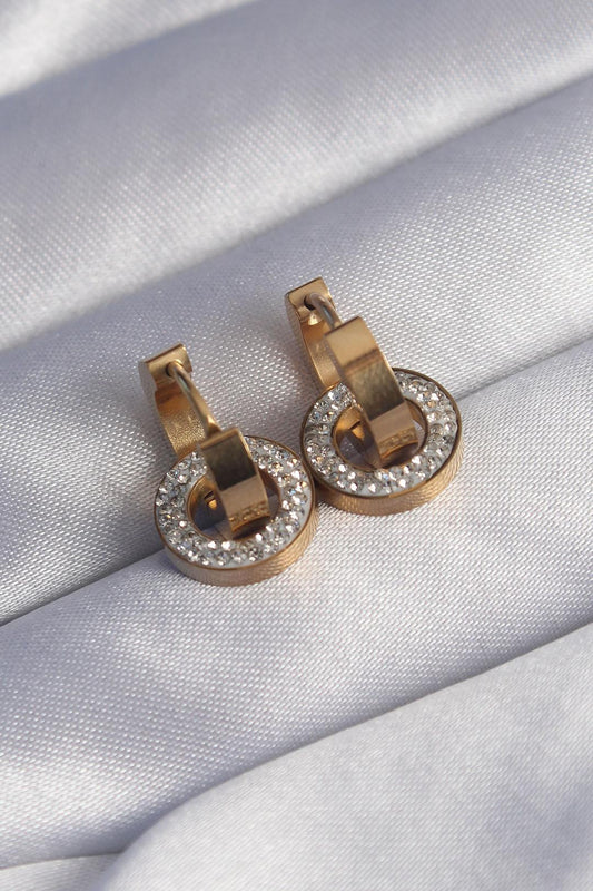 Gold Renk Zirkon Taşlı İç İçe Geçmeli Oval Küpe